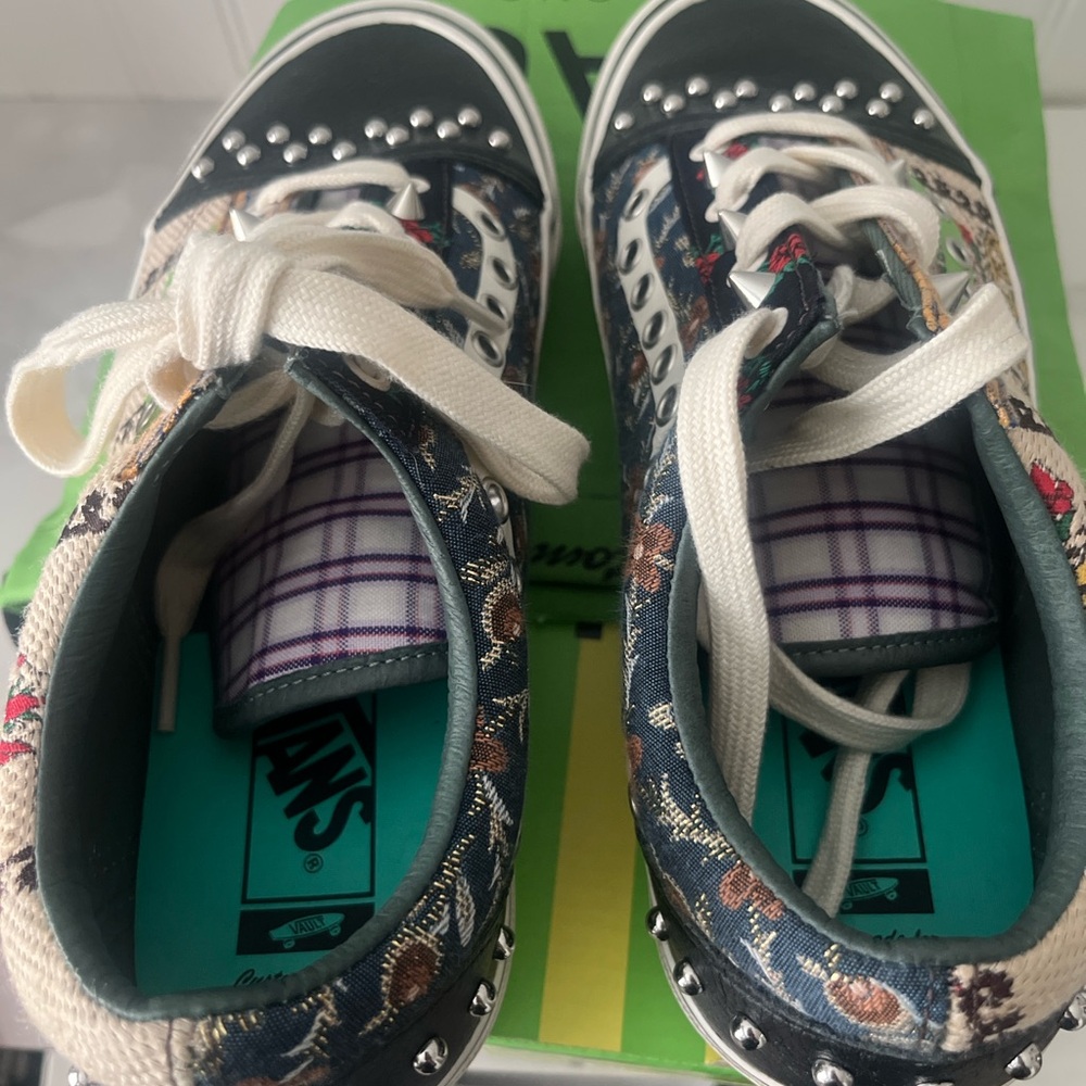 Gucci x Vans Sneakers - Picture 3 of 10